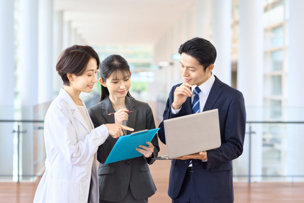 病院・施設内で福祉用具が足りなくなる場面とその背景とは？